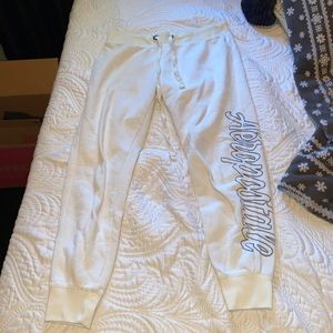 white jogger pants
